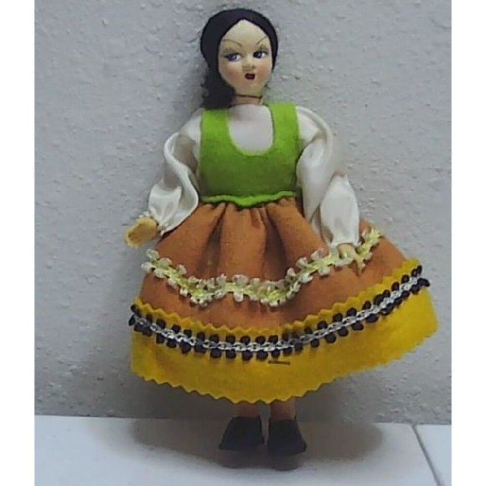 Vintage Italian tourist souvenir doll Umbria, 6"